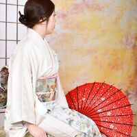 和装の女性
