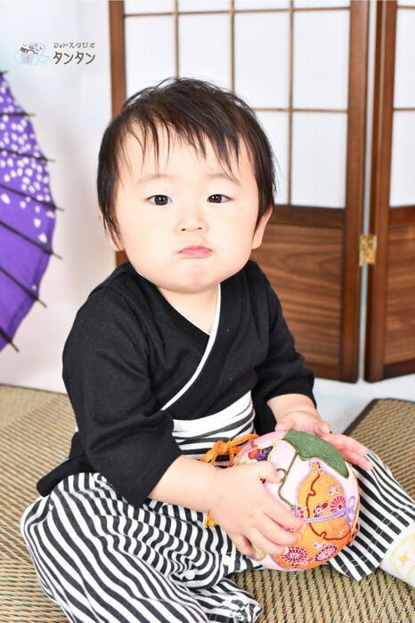 07DB8D2D-51E1-45E2-925A-74060E55EF53