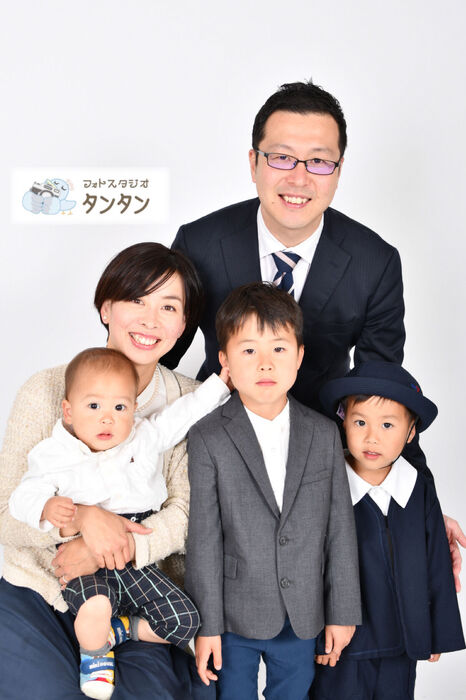5B1C566C-2541-4C32-B2C3-194FE3903702